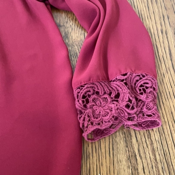 Pssst L maroon top with cut out detail - Picture 5 of 6